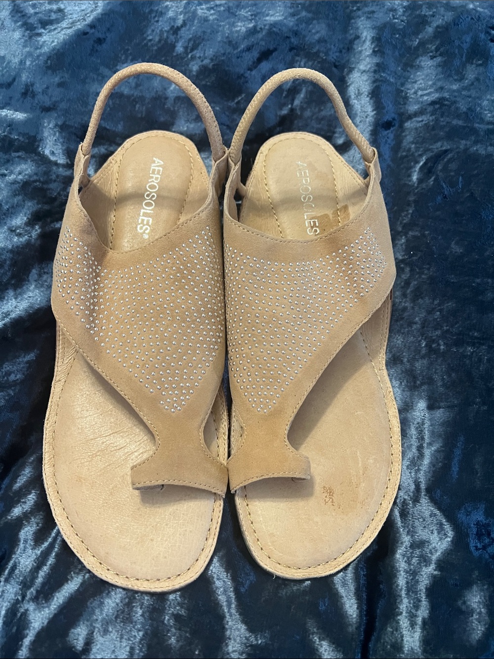 Aerosols Handbook cream light sand suede sandals sz 9.5 M